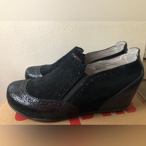 Jambu sport wedge design